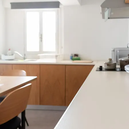 Central Hostel Oia 旅馆 *